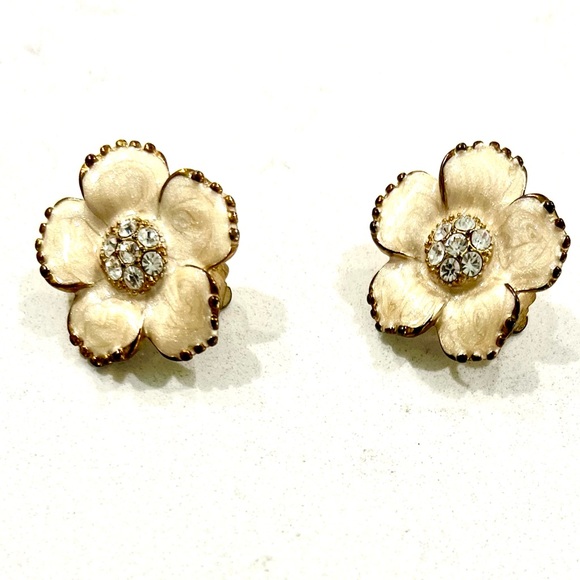 Vintage Gold Tone Poppy Flower w/ Pave Rhinestone Center Clip On Stud Earrings - Picture 5 of 10